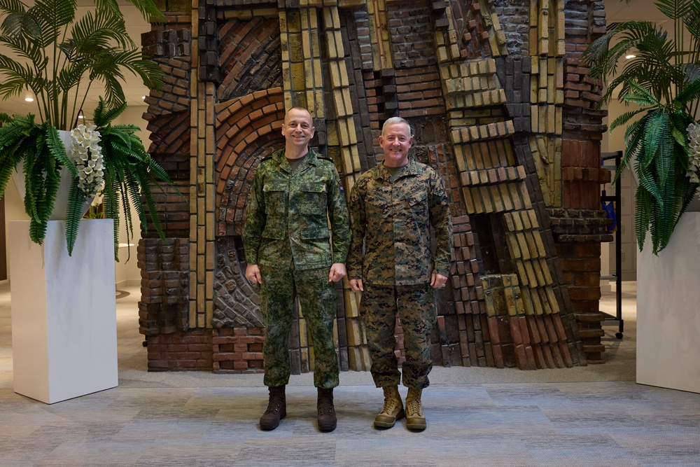 Maj. Gen. Robert B. Sofge Jr. visits Brig. Gen. Ivo Moerman