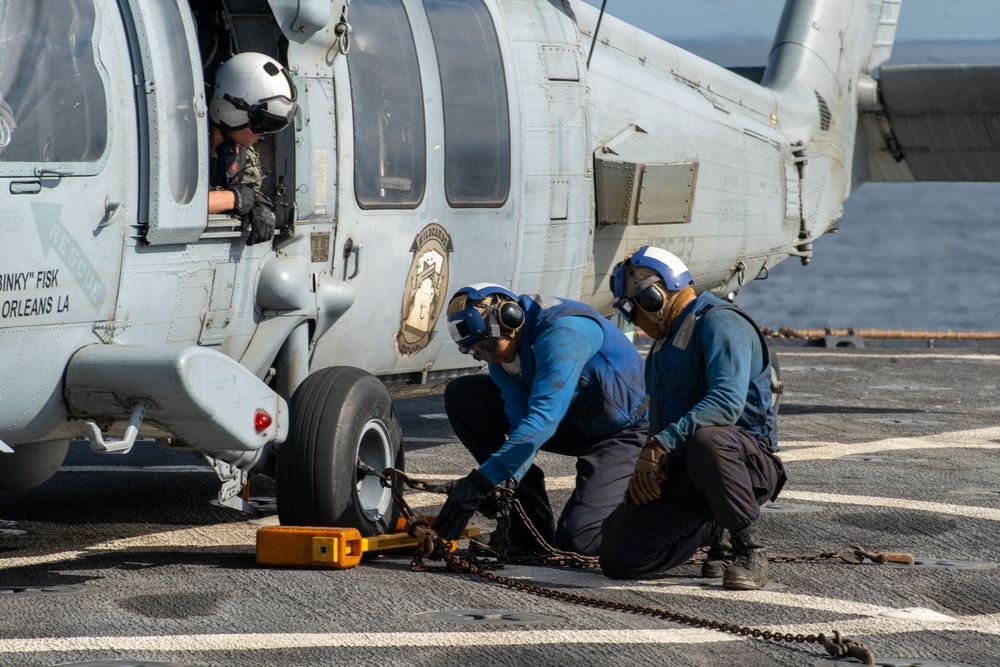 Marines, Sailors Conduct Flight Operations Aboard Harpers Ferry