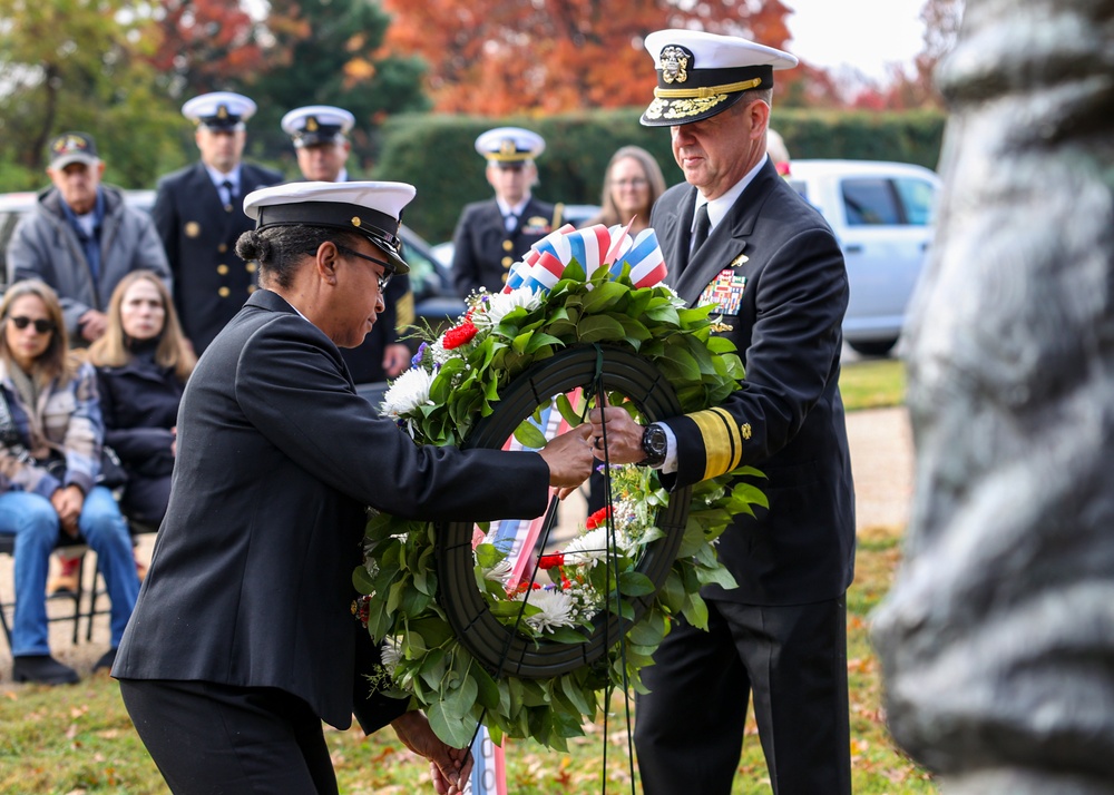 NAVFAC HQ Holds Veterans Day Wreath Laying Ceremony