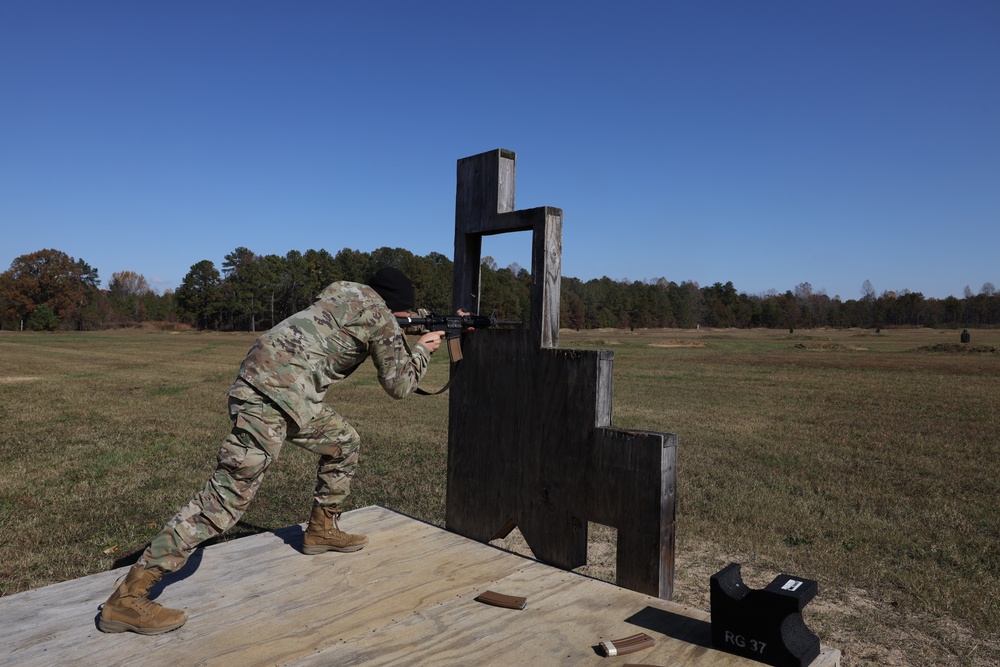 Best Squad Snapshot: Army Pfc. Joey Asmus M4 Rifle Qualification