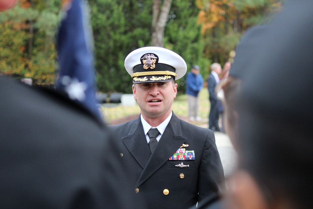 NWS Yorktown Commanding Officer meets with Tabb High School NJROTC cadets during Veterans Day Event