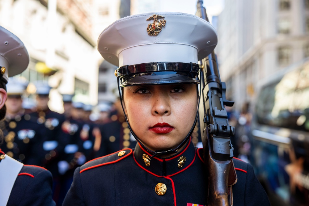 USS New York participates in the New York Veteran's day parade