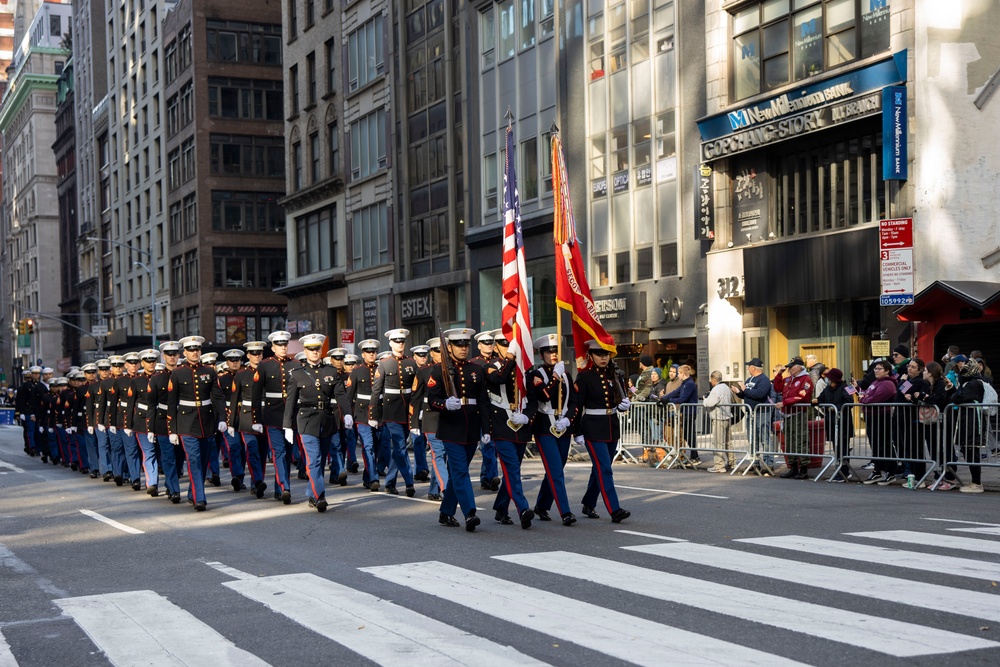 USS New York participates in the New York Veteran's day parade