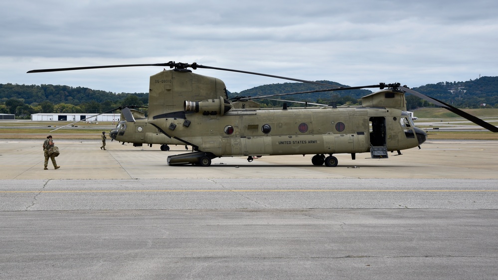 117th ARW Airmen join the Alabama Army National Guard for a CH-47 Chinook flight