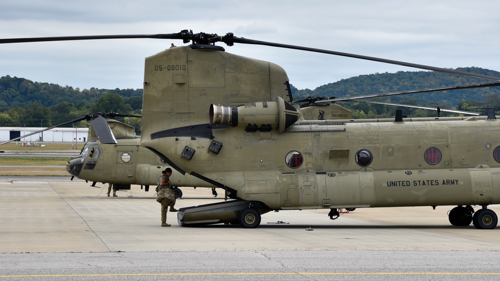 117th ARW Airmen join the Alabama Army National Guard for a CH-47 Chinook flight