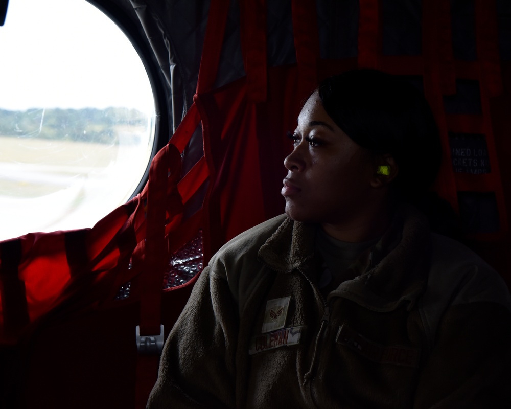 117th ARW Airmen join the Alabama Army National Guard for a CH-47 Chinook flight