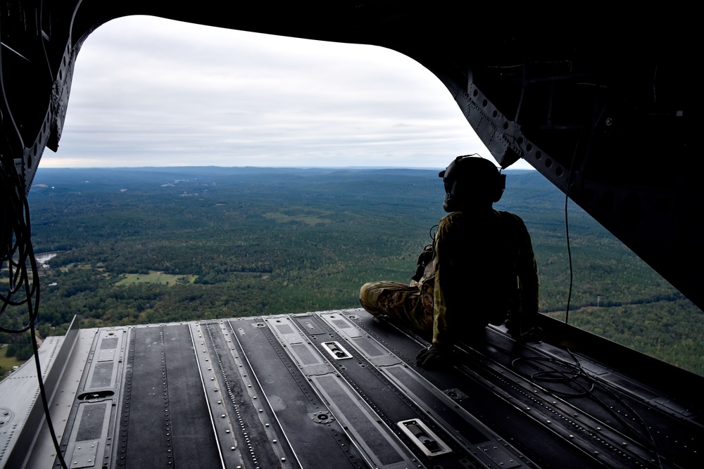 117th ARW Airmen join the Alabama Army National Guard for a CH-47 Chinook flight