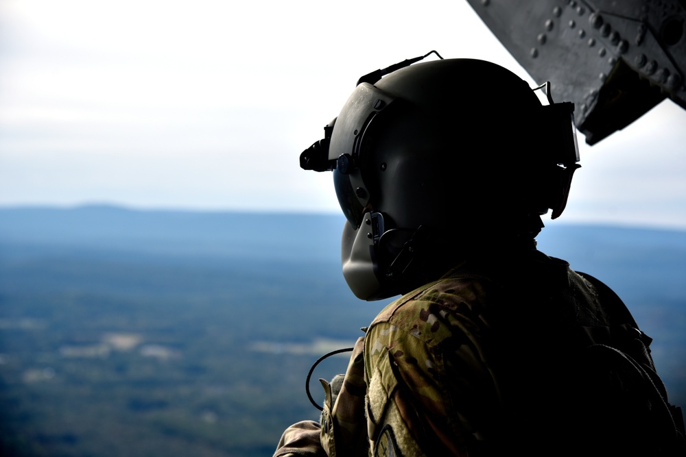 117th ARW Airmen join the Alabama Army National Guard for a CH-47 Chinook flight