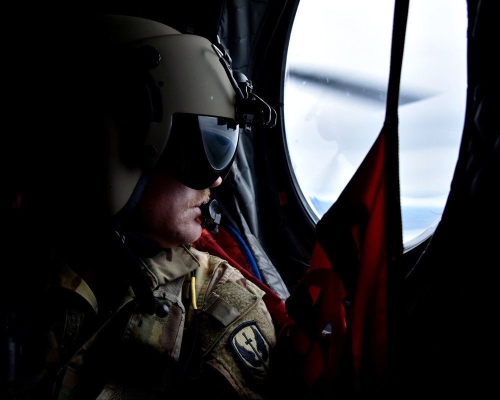 117th ARW Airmen join the Alabama Army National Guard for a CH-47 Chinook flight