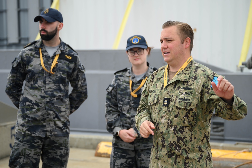 USVDIV-1 Hosts Tour of USV Ranger with RAN Midshipmen