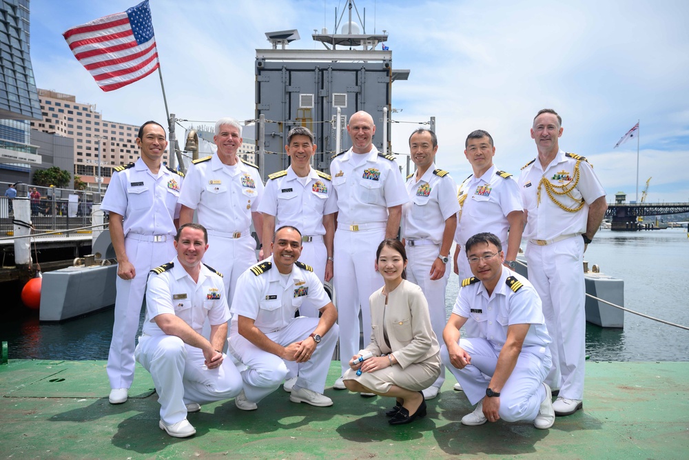 USVDIV-1 Hosts Tours of Seahawk with JMSDF