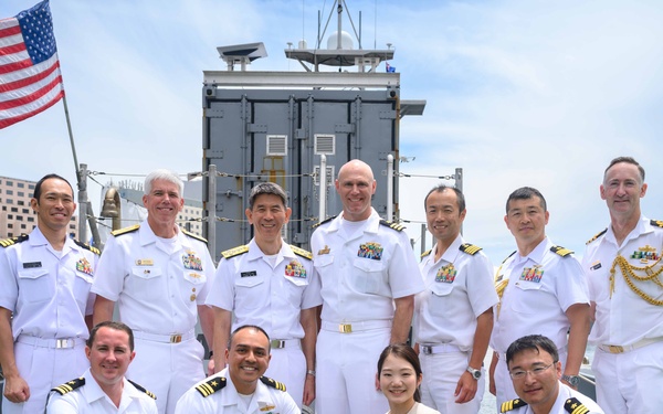 USVDIV-1 Hosts Tours of Seahawk with JMSDF