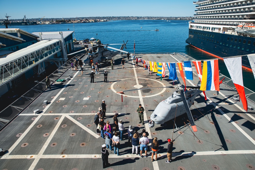 DVIDS Images San Diego Fleet Week Military Family Day [Image 3 of 14]