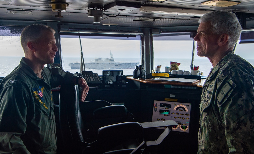 Commander, U.S. 7th Fleet Visits USS Carl Vinson
