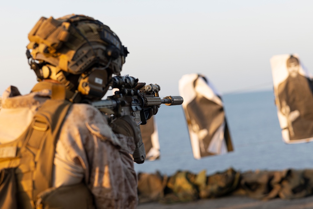 DVIDS - Images - 26th MEU(SOC) Marines Conduct Live-Fire Training ...