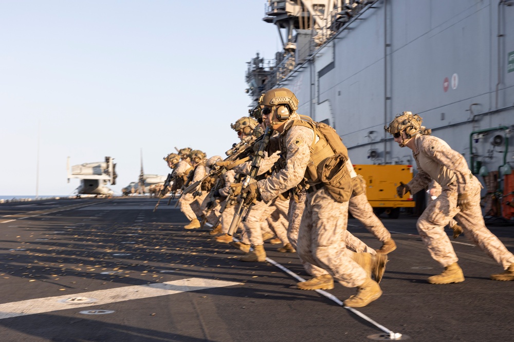 DVIDS - Images - 26th MEU(SOC) Marines Conduct Live-Fire Training ...