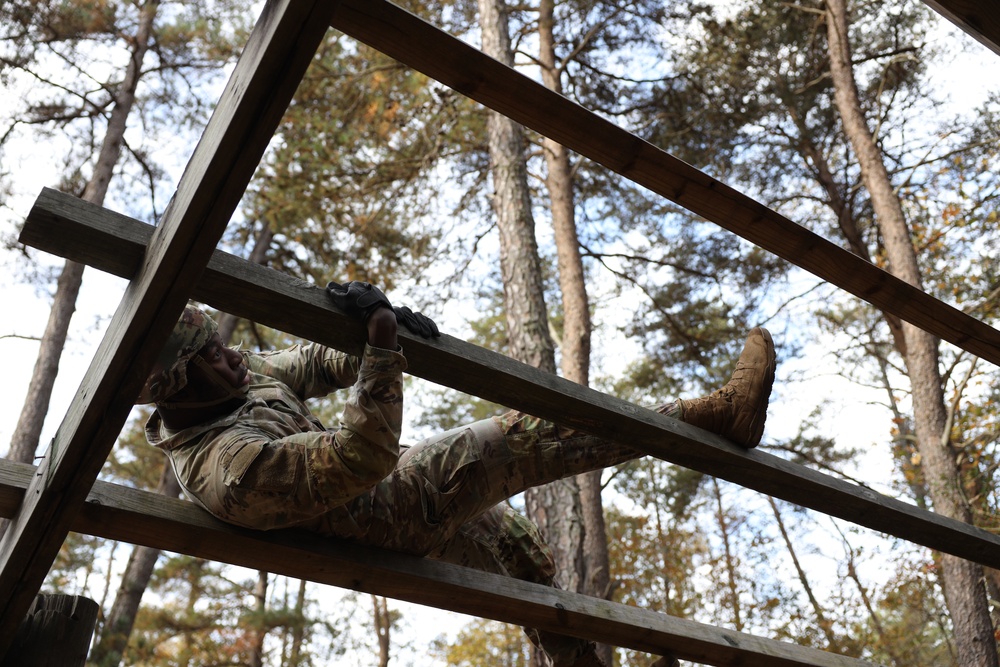 Best Squad Snapshot: Army Spc. Jayson Nwigwe Obstacle Course