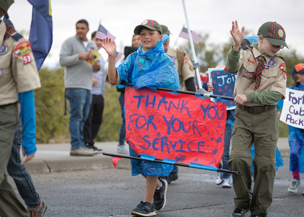 Bliss Soldiers participate in long-standing El Paso Veterans Day tradition