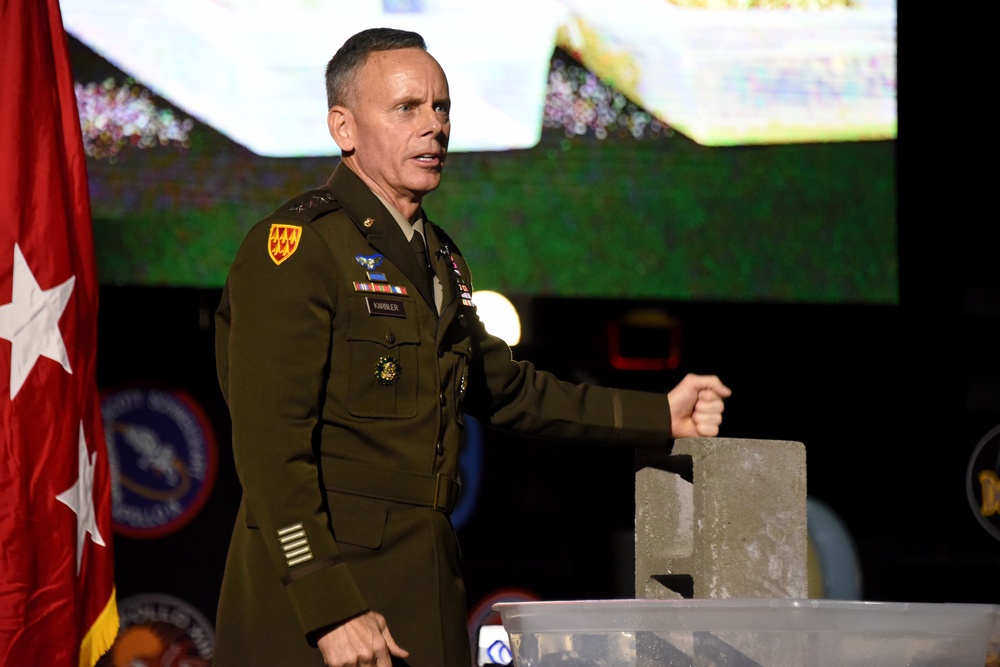 LTG Karbler at Greater Alabama Council, BSA banquet