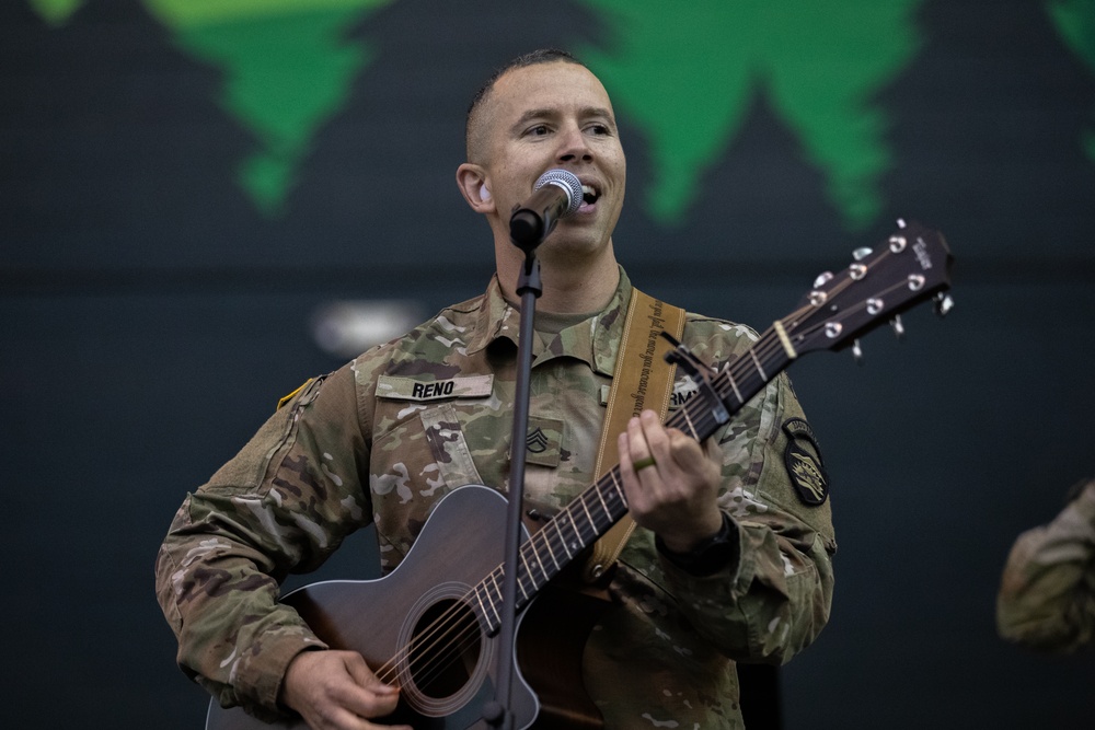 The 234th Army Band performs at University of Oregon