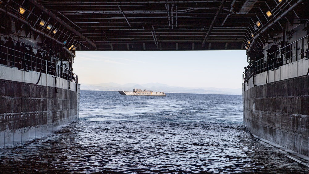 LCU Amphibious Operations on USS Somerset