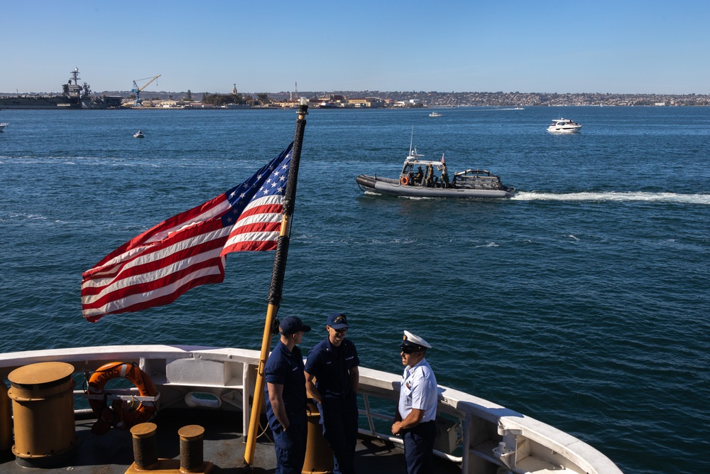 SD Fleet Week 23: Veterans Parade Day