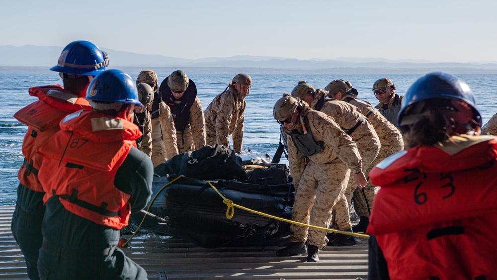Amphibious Operations with 15th MEU aboard USS Somerset