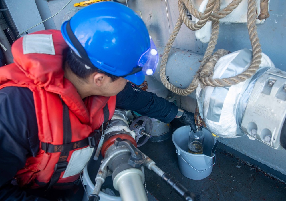 MM2 Estrada Extracts Fuel Aboard USS Antietam (CG 54)