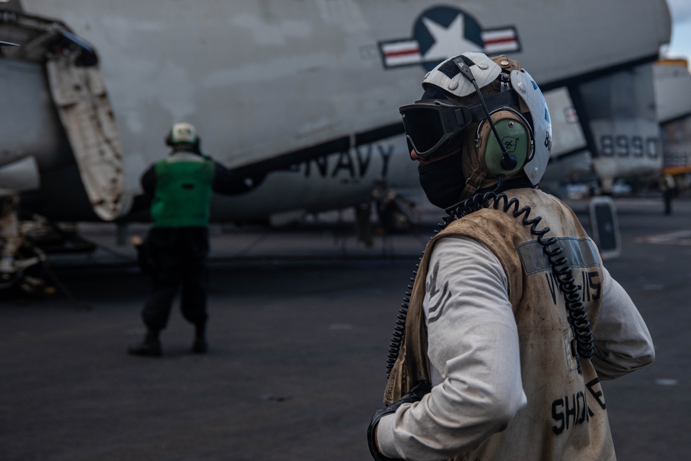 USS Ronald Reagan (CVN 76) conducts flight operations