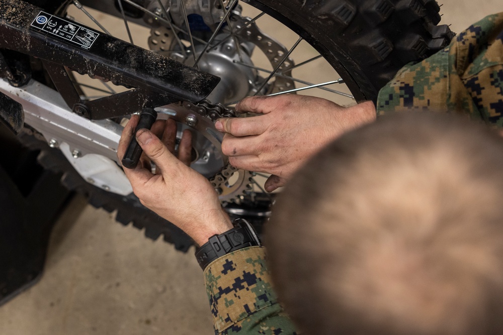 Marines and Sailors with Combat Logistics Battalion 6 Begin Small Craft Course