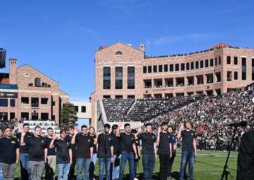 Enlistees take Oak of Enlistment on Veterans Day
