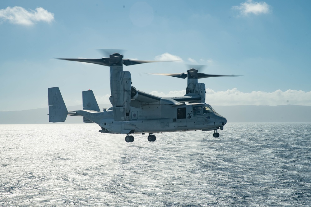 15th MEU, USS Boxer Conduct Air and Surface Operations Underway