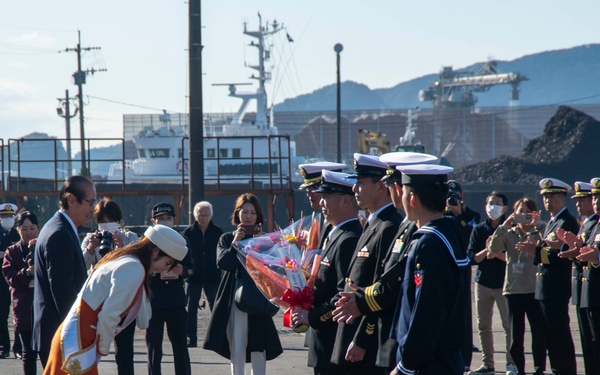US and JMSDF attend Aburatsu, Japan Welcome Ceremony