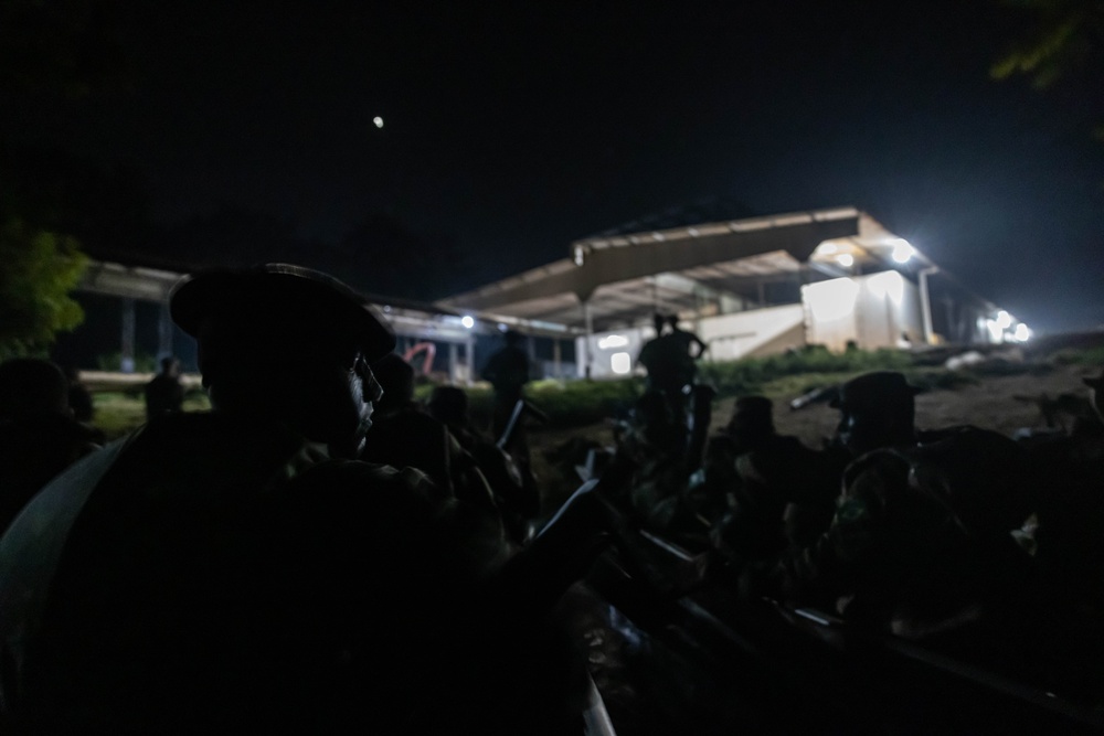 U.S., Brazilian soldiers conduct river and jungle movement to conduct mock-assault