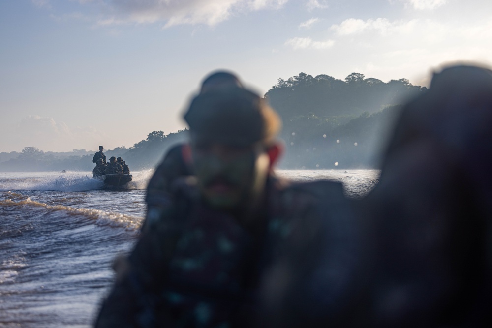 U.S., Brazilian soldiers conduct river and jungle movement to conduct mock-assault