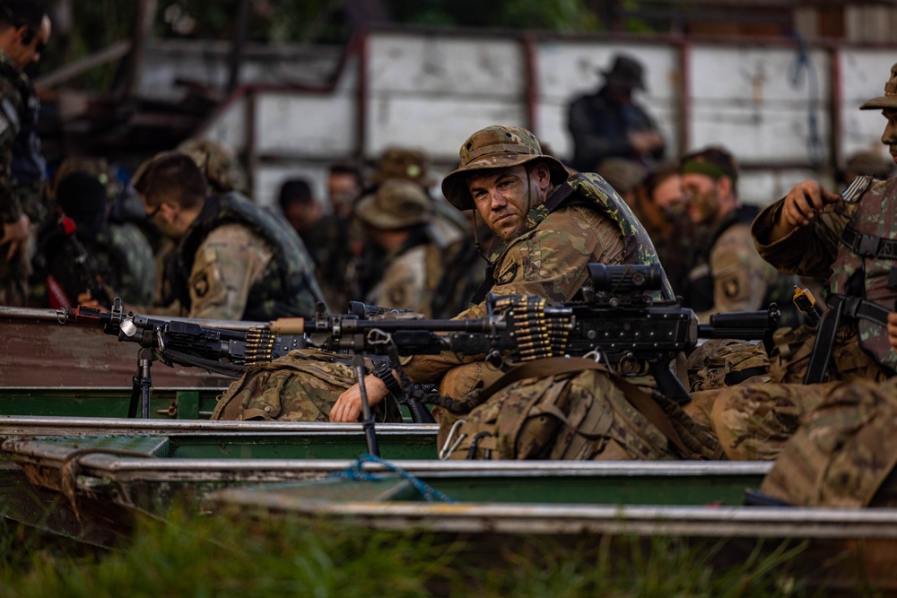 U.S., Brazilian soldiers conduct river and jungle movement to conduct mock-assault