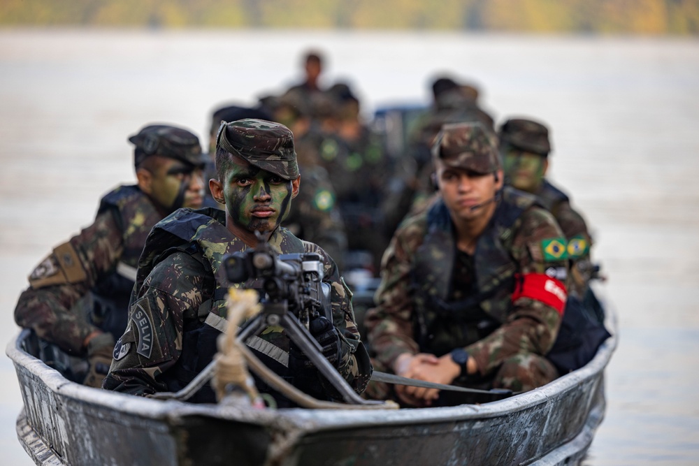 U.S., Brazilian soldiers conduct river and jungle movement to conduct mock-assault