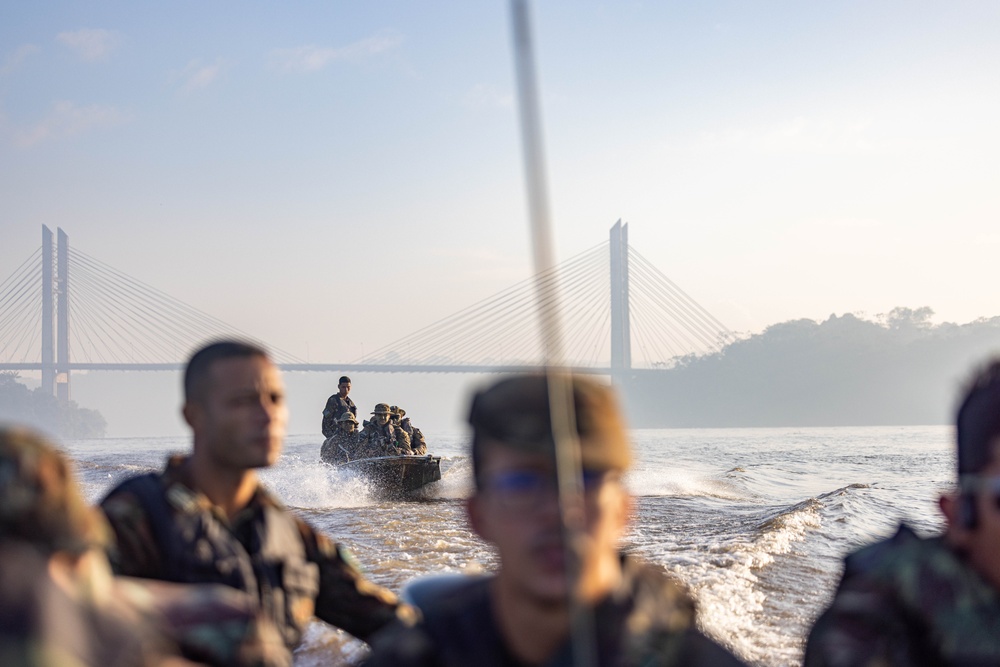 U.S., Brazilian soldiers conduct river and jungle movement to conduct mock-assault