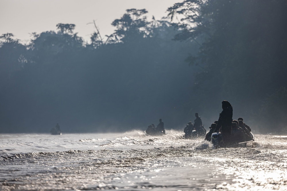 U.S., Brazilian soldiers conduct river and jungle movement to conduct mock-assault