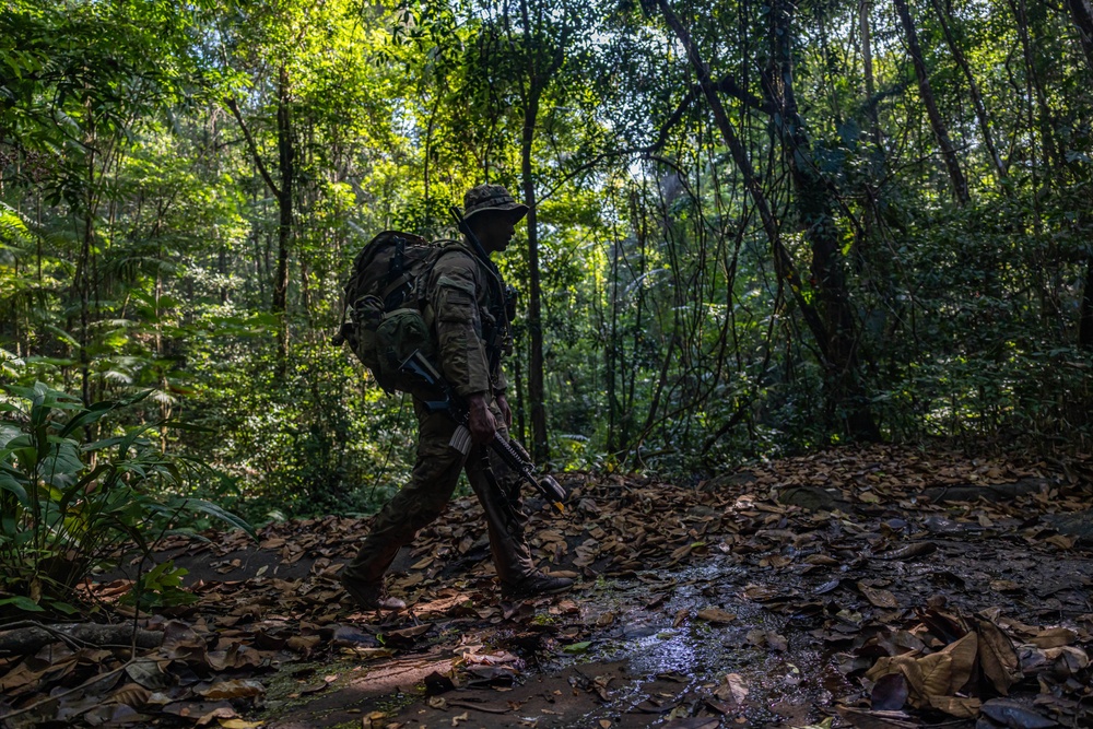 U.S., Brazilian soldiers conduct river and jungle movement to conduct mock-assault