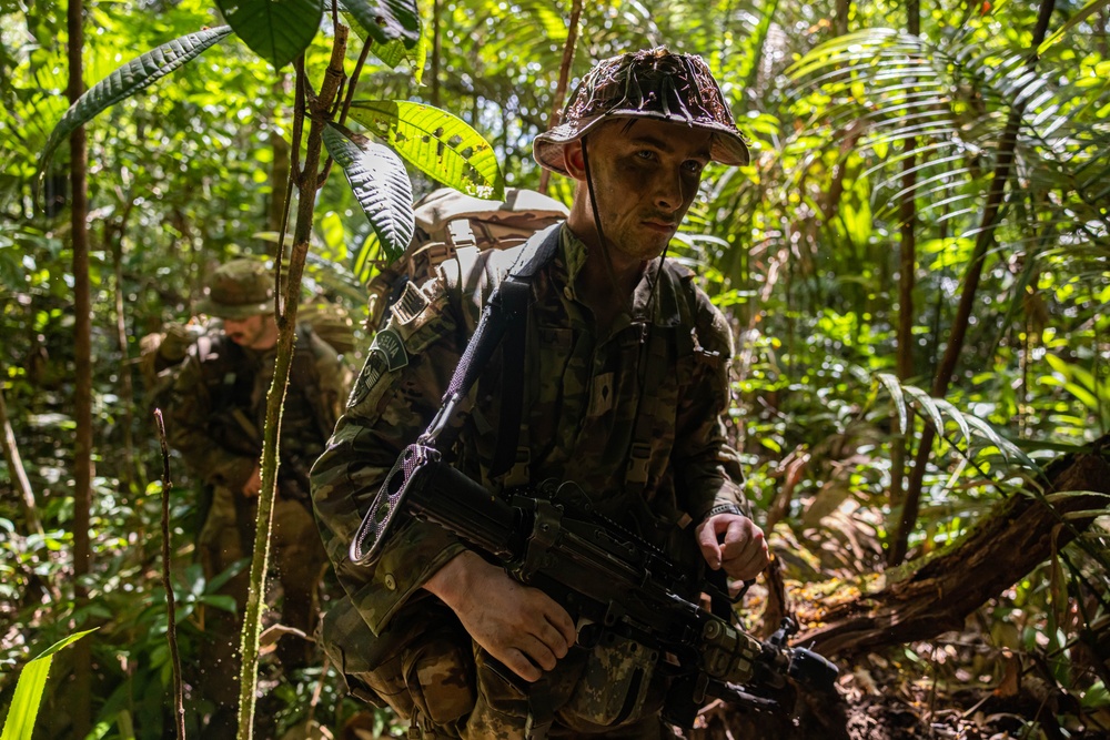 U.S., Brazilian soldiers conduct river and jungle movement to conduct mock-assault