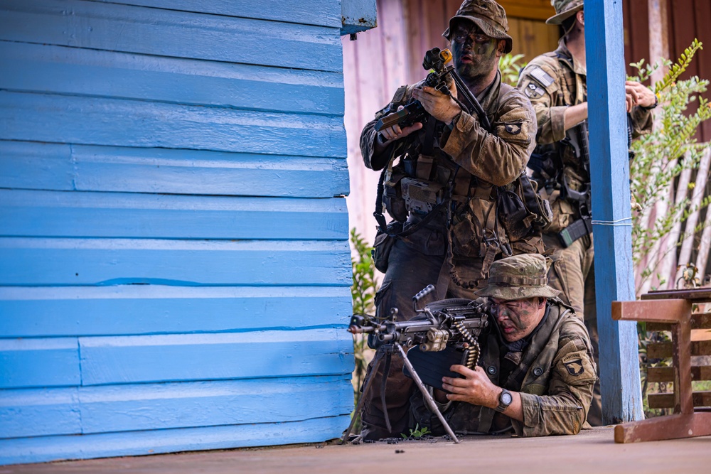 U.S., Brazilian soldiers conduct river and jungle movement to conduct mock-assault