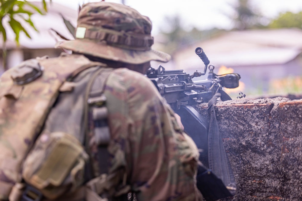 U.S., Brazilian soldiers conduct river and jungle movement to conduct mock-assault