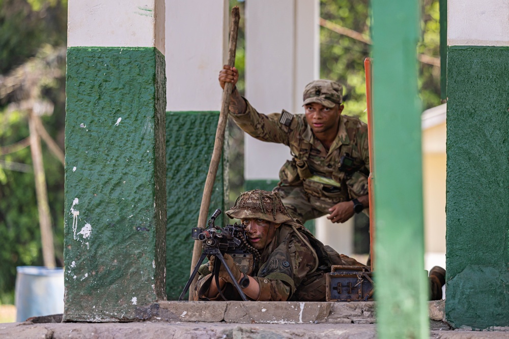 U.S., Brazilian soldiers conduct river and jungle movement to conduct mock-assault