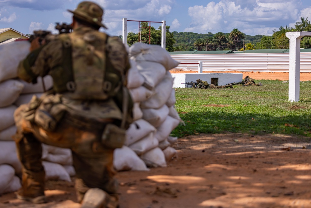 U.S., Brazilian soldiers conduct river and jungle movement to conduct mock-assault