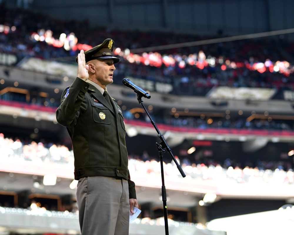 U.S. Army Chief of Staff enlists and re-enlists more than 600 current and future Service Members during Call to Serve event
