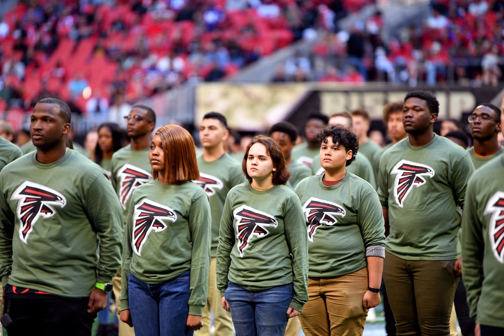 U.S. Army Chief of Staff enlists and re-enlists more than 600 current and future Service Members during Call to Service event