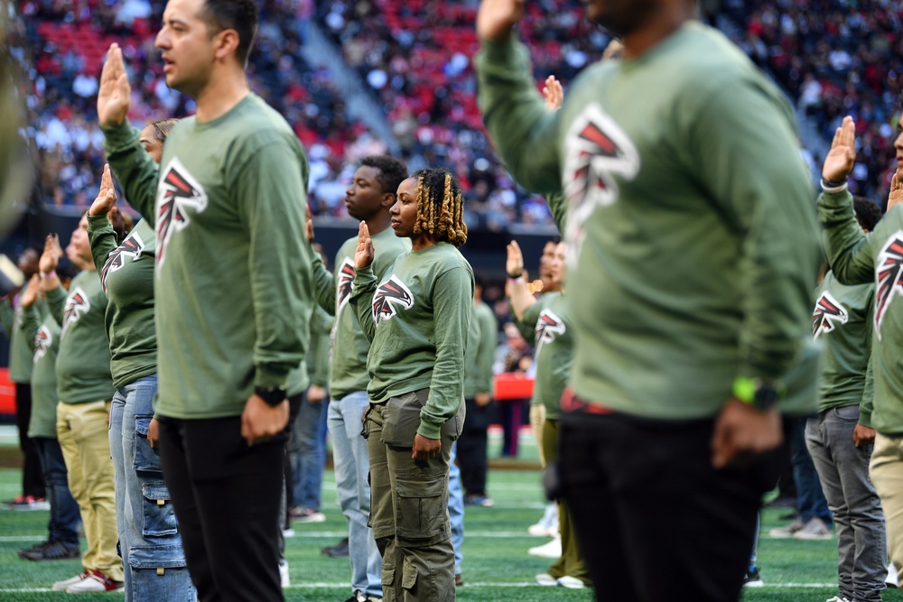 U.S. Army Chief of Staff enlists and re-enlists more than 600 current and future Service Members during Call to Service event