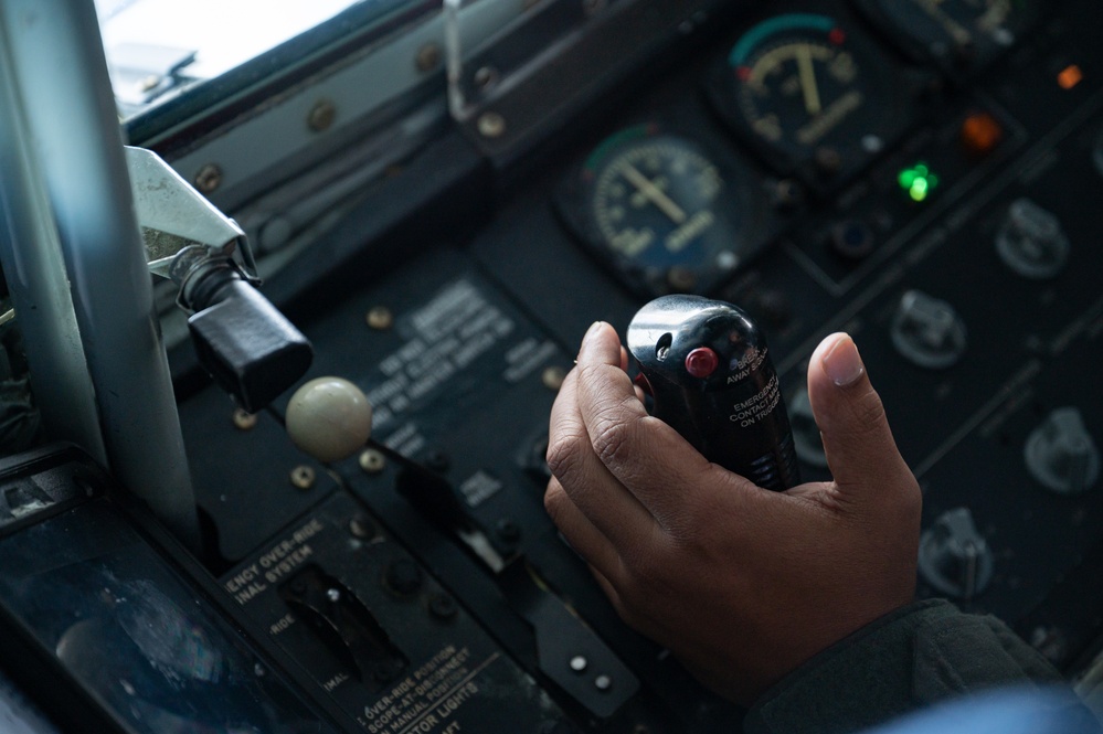 100th ARW refuels Dyess AFB B1-B Lancer