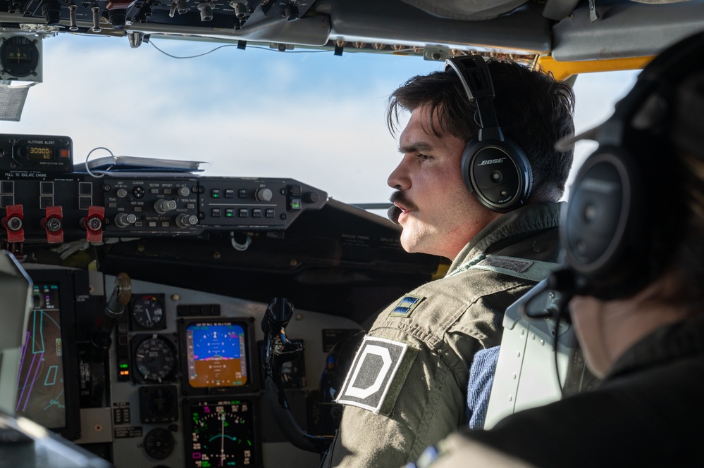 100th ARW refuels Dyess AFB B1-B Lancer